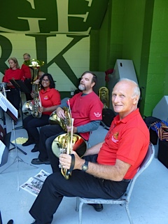 French horns